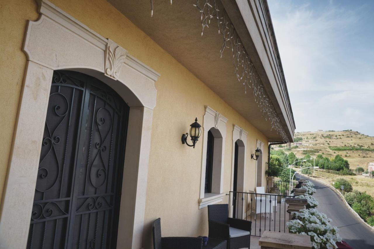 Caffetteria Luca Suite & Rooms Bronte Eksteriør billede