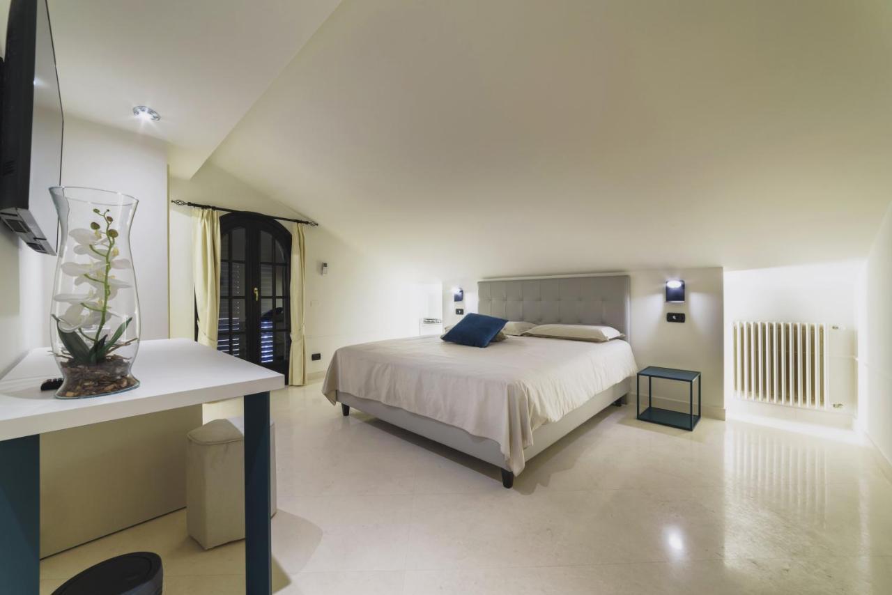 Caffetteria Luca Suite & Rooms Bronte Eksteriør billede