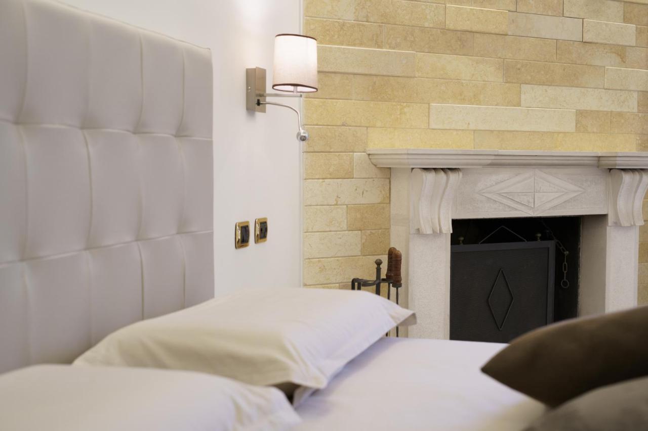 Caffetteria Luca Suite & Rooms Bronte Eksteriør billede
